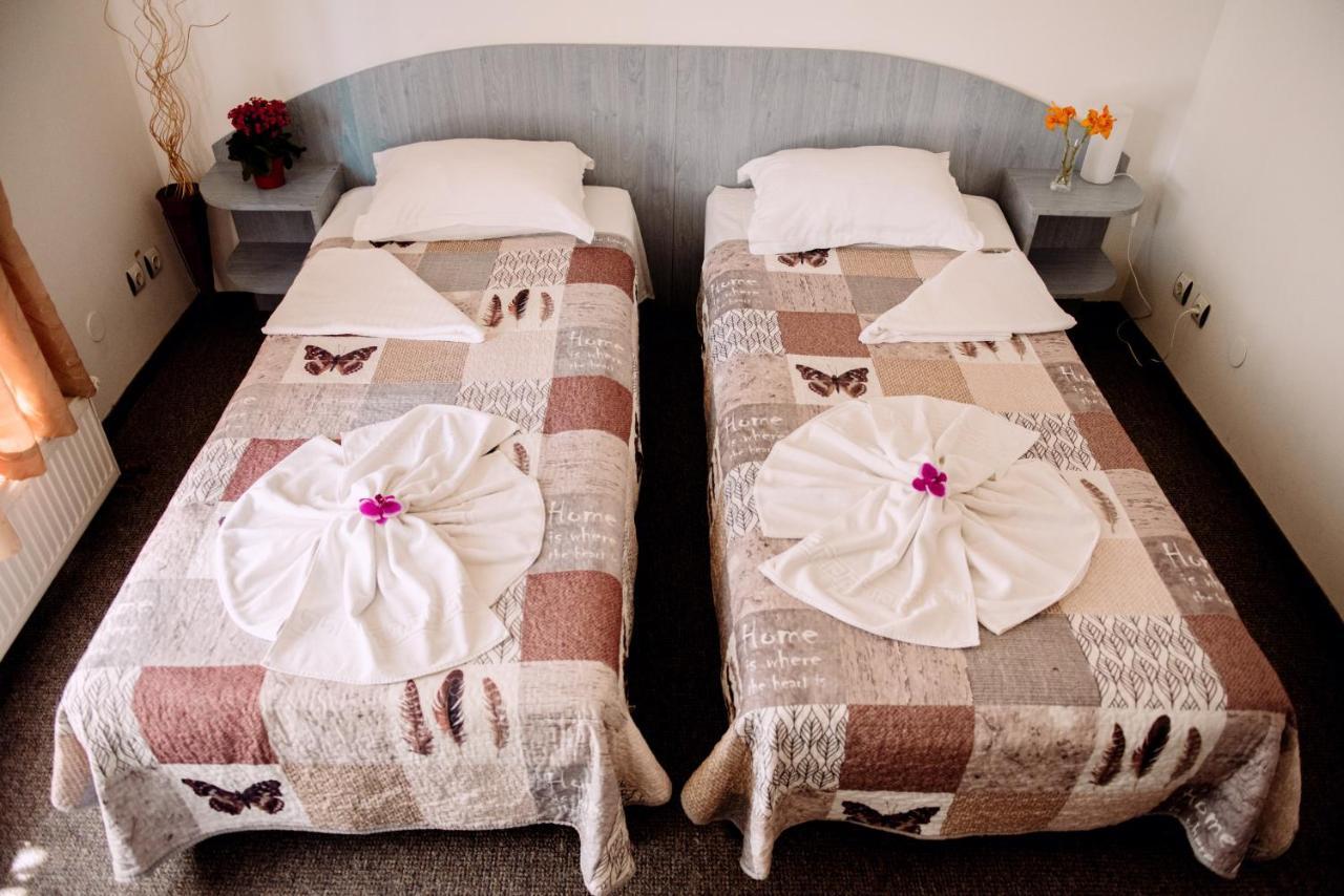 Casa Mica Guesthouse Bukarest Kültér fotó