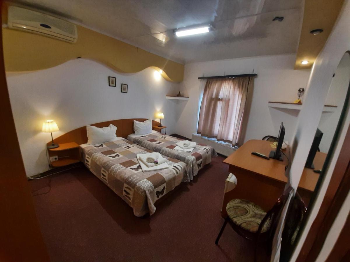 Casa Mica Guesthouse Bukarest Kültér fotó
