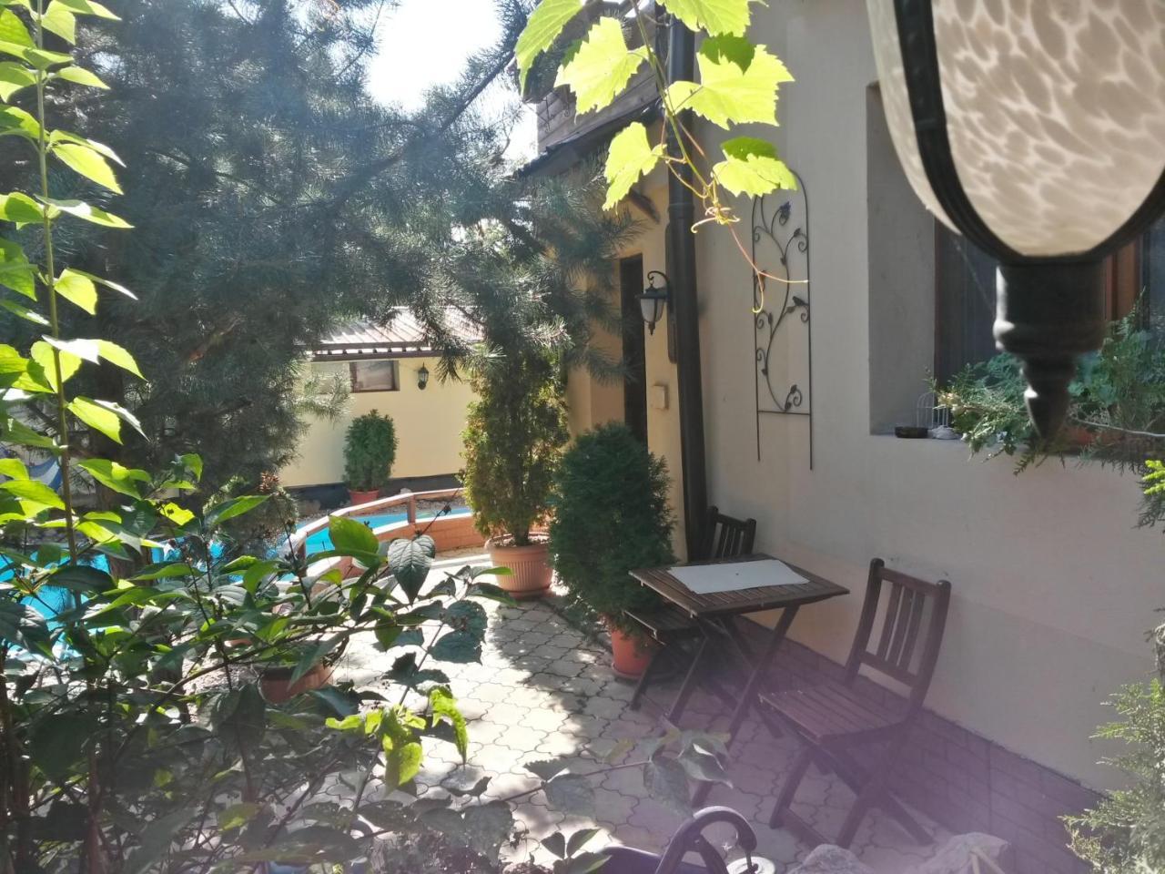 Casa Mica Guesthouse Bukarest Kültér fotó