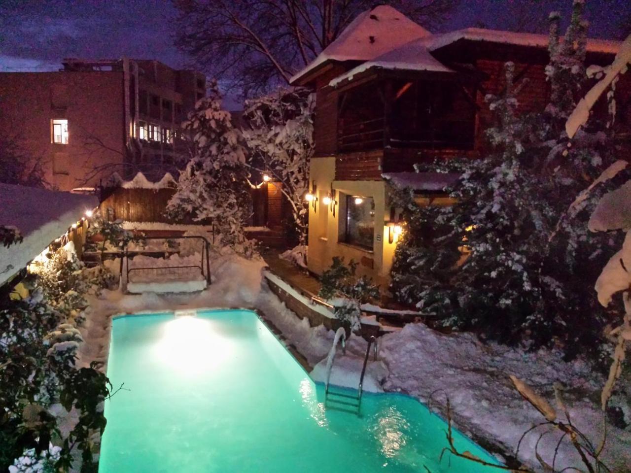 Casa Mica Guesthouse Bukarest Kültér fotó