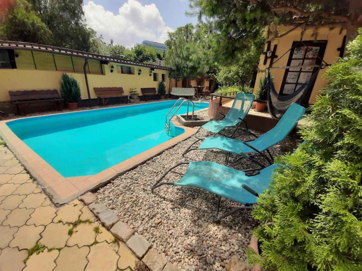 Casa Mica Guesthouse Bukarest Kültér fotó