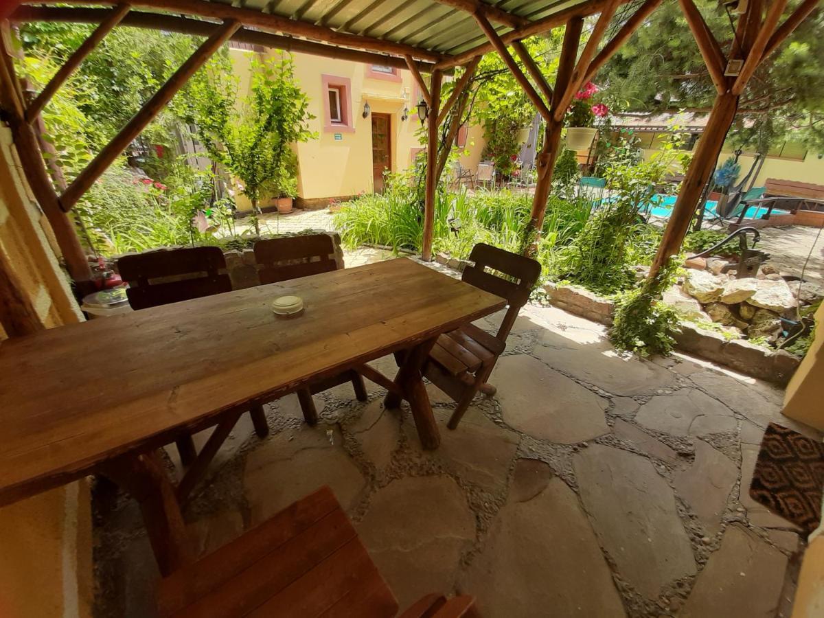 Casa Mica Guesthouse Bukarest Kültér fotó